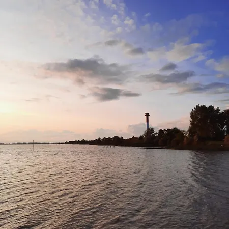 Schoenes 2-zi. App. 55 Qm - Voll Moebliert - Citynah