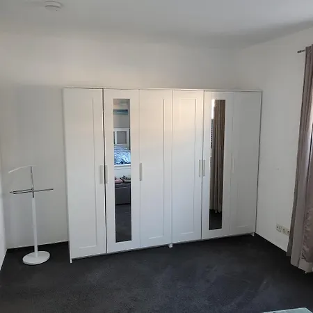 Schoenes 2-zi. App. 55 Qm - Voll Moebliert - Citynah *